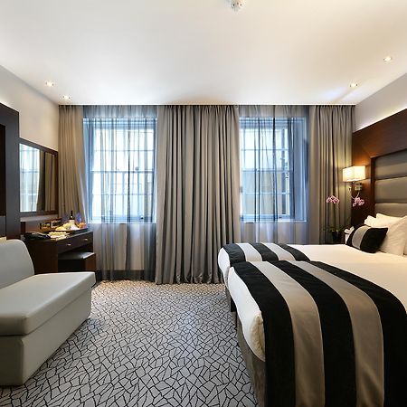 파크 그랜드 런던 랭커스터 게이트 호텔 객실 사진 A room at the hotel