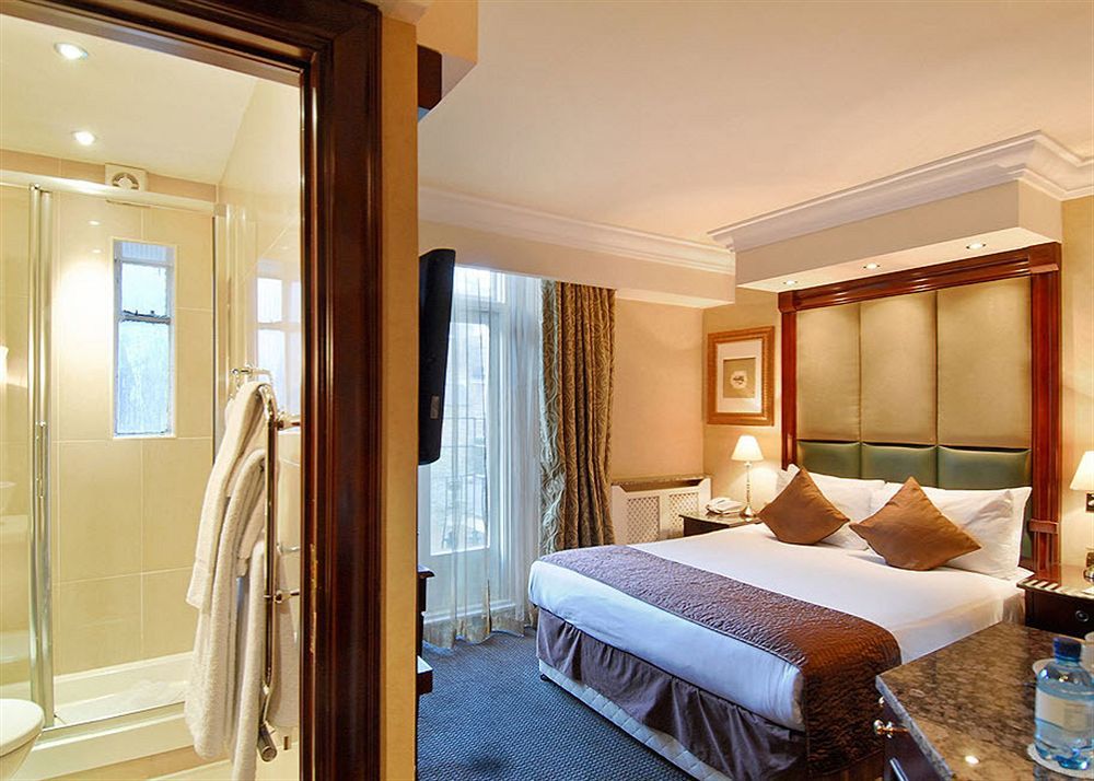 파크 그랜드 런던 랭커스터 게이트 호텔 외부 사진 A room at the hotel