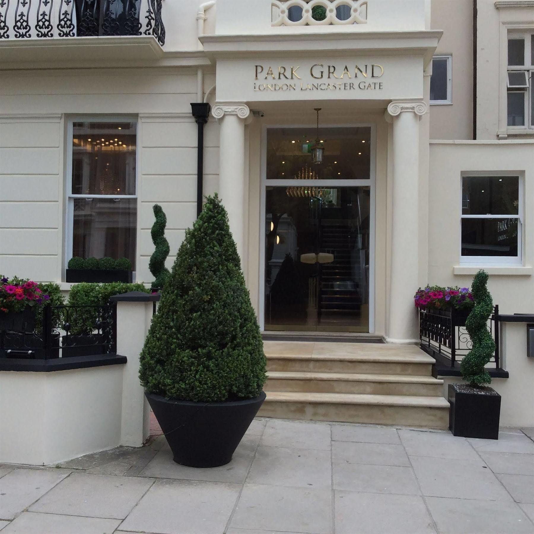 파크 그랜드 런던 랭커스터 게이트 호텔 외부 사진 Park Grove entrance